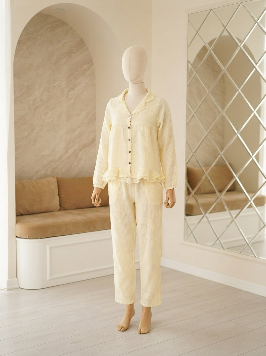 Pyjama Jaune - debout